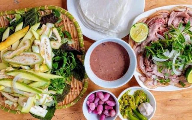 Đặc Sản Miền Trung - Bê Thui Cầu Mống, Mỳ Quảng & Bún Bò Huế