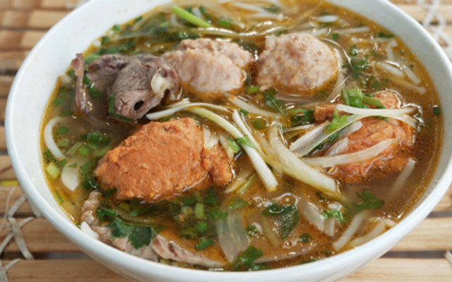 BÚN BÒ HUẾ O BÉ - Trần Quốc Thảo