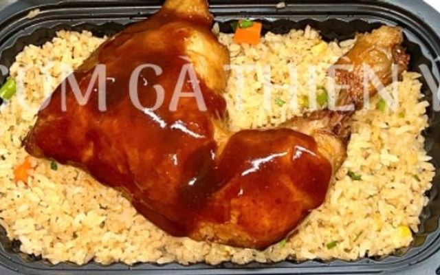 Cơm Gà Thiên Ý - Sốt BBQ, Sốt Mắm Tỏi & Sốt Bơ Cay - Phan Đạt Đức