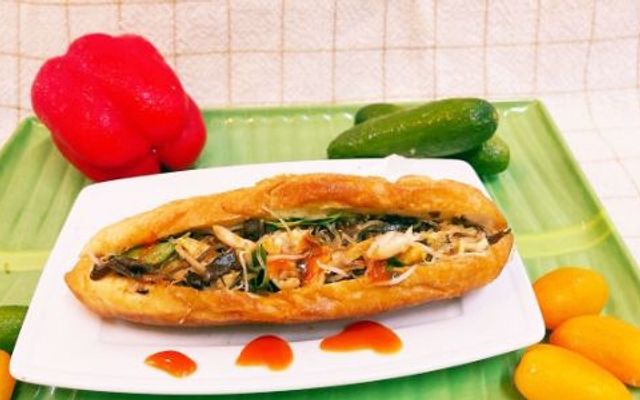 Quán Bánh Mì BCE - Cầu Cốn