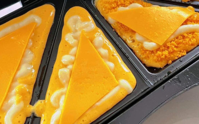 Bánh Hotdog Phô Mai - Nguyễn Quý Anh