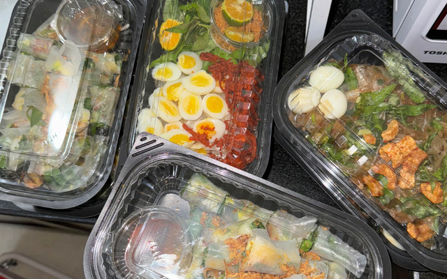 Nhăm Nhăm Quán  - Bánh Tráng Cuốn Tóp Mỡ Lòng Đào & Bánh Tráng Trộn - Xô Viết Nghệ Tĩnh