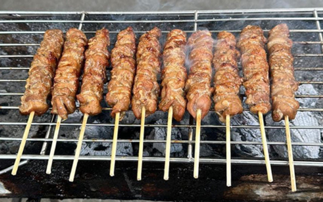 Bánh Mì Thịt Xiên Nướng - Phươngg Hoaa