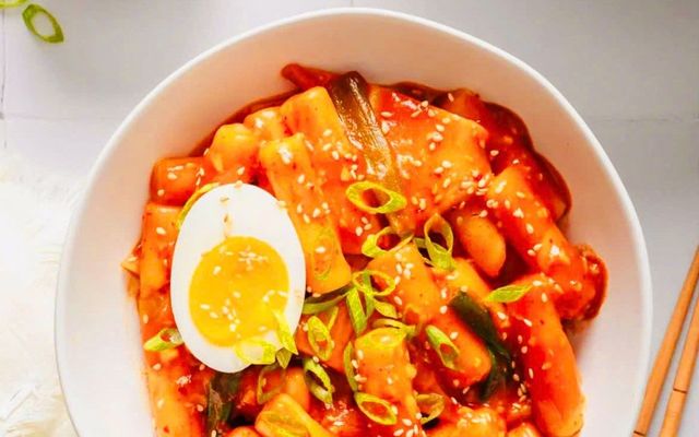 Tokbokki Chả Cá Hàn Quốc, Mì Trộn Gà Viên Sốt Cay & Lắc Phô Mai Alay