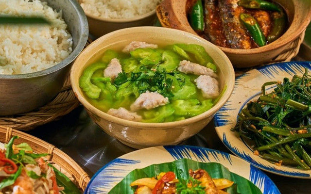 Cơm 38 - Cơm Phần - Hẻm 38/4B Đường 3 Tháng 2