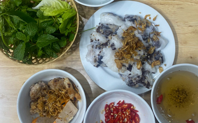 Bánh Cuốn Nóng Gia Truyền & Gà Tần - Tú Mỡ