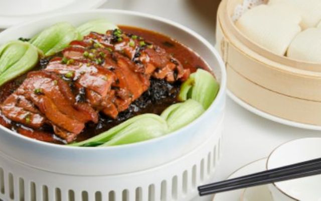 Việt Hoa Lầu Restaurant - Món Ăn Hoa Việt - Thủ Khoa Huân