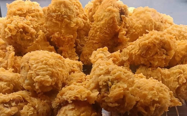 Thảo Vi - Gà Rán - 679/2 Phạm Hữu Lầu