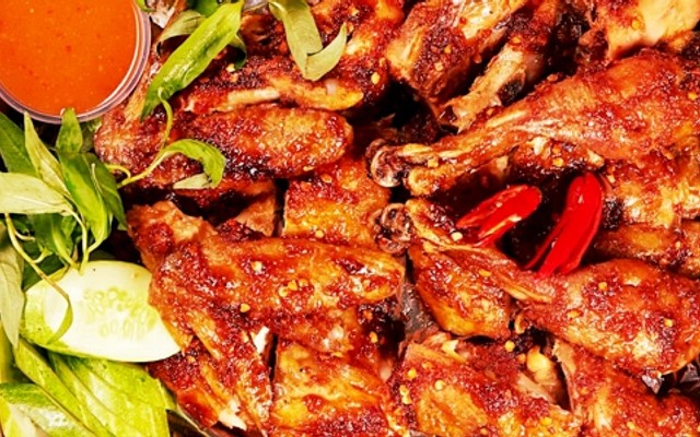 Gà Nướng Cơm Lam & Bánh Bao Huy Phát - 383 Mã Lò