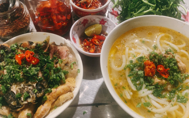 Quán Bánh Canh Cá Lóc Ba Chàng Ngố - Y Wang