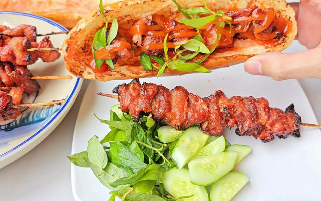Cô Lý - Bánh Tráng Đà Lạt - Phùng Khoang