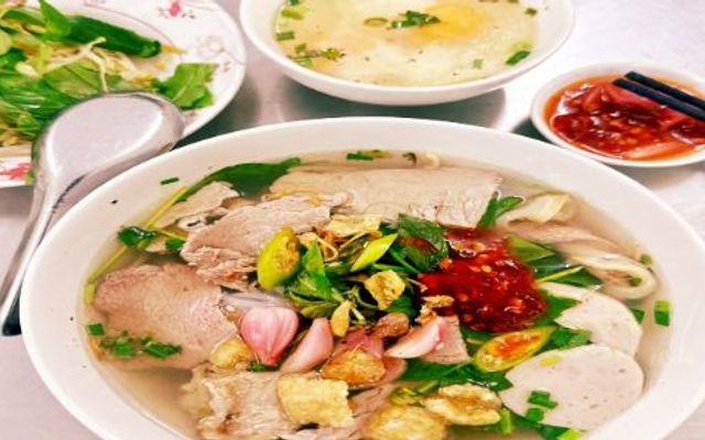 Phở Hiếu Quy Nhơn - 389B Nguyễn Huệ
