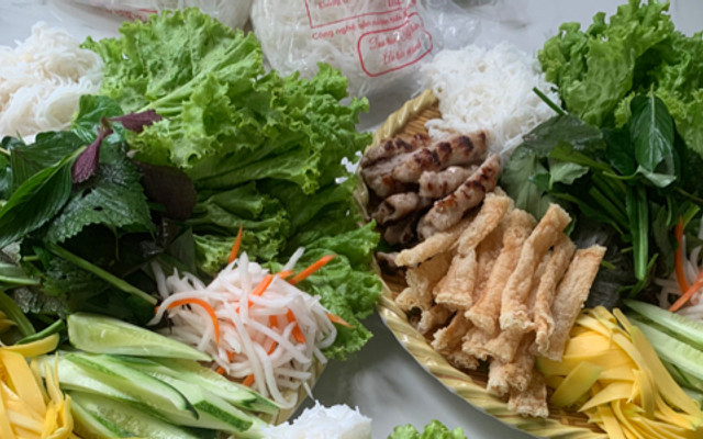 Cô Hương Quán - Nem Nướng Nha Trang