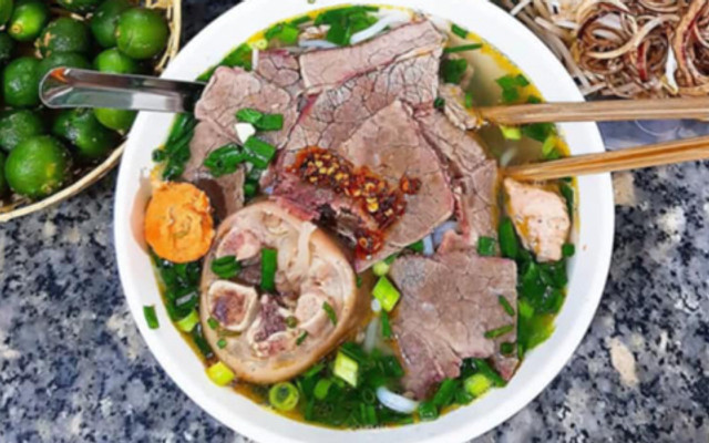 Bún Bò Huế O Lộc - Văn Phú
