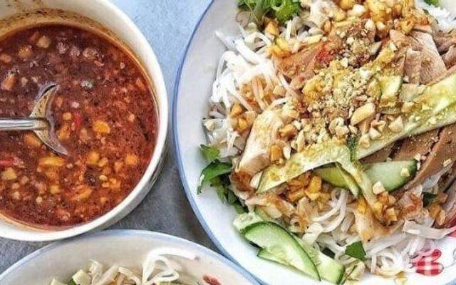 Bún Mắm Nêm Đà Nẵng, Heo Quay Thịt Luộc & Gỏi Cuốn O Trinh - Dương Quảng Hàm