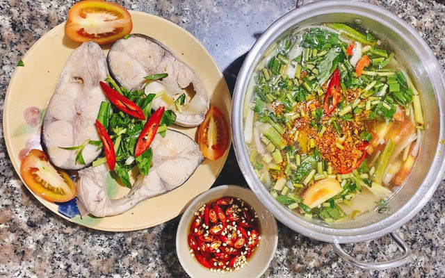 Tiệm Cô Úc - Lẩu Cá - Đường 11