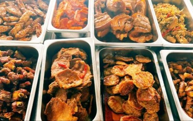 Cơm Thẻo Thẻo - 249 Hoàng Diệu