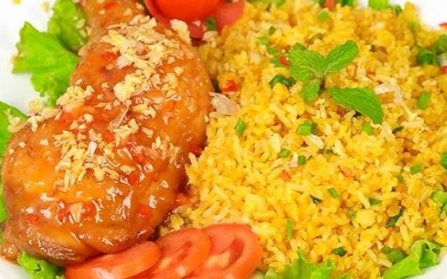 Cơm Gà Xối Mỡ - Tuệ An