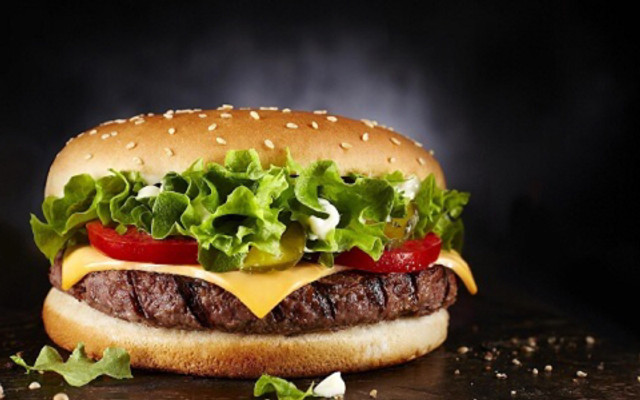 Hamburger, Mì Ý & Mì Đen - 227 Xóm Chiếu Quận 4
