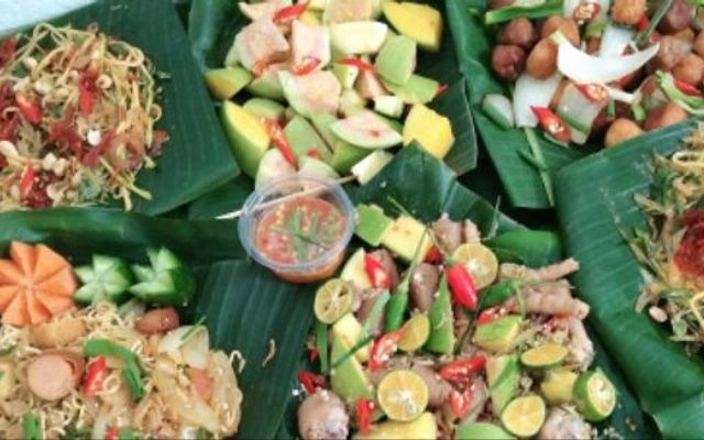 Cái Động Ăn Vặt - Lá Chuối