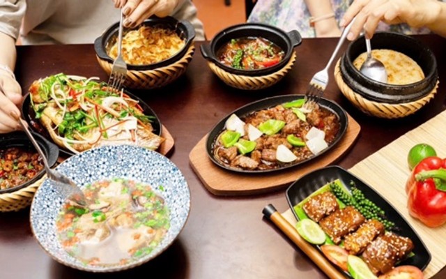 Cơm Đốt Thố Thái Lan - 210 Xã Đàn