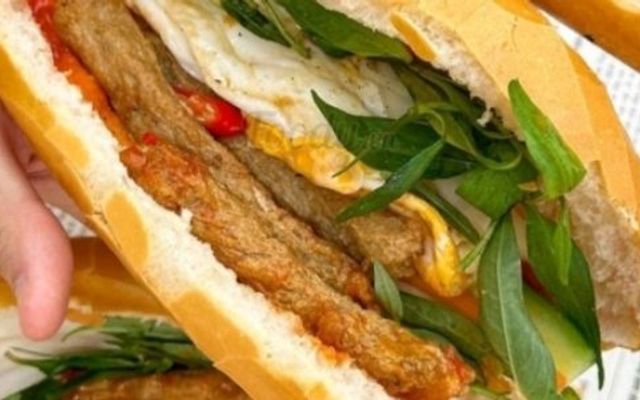Bánh Mì Chả Cá Vũng Tàu - Bánh Mì Chả Cá Trứng Ốp La & Chả Cá Sợi Vũng Tàu