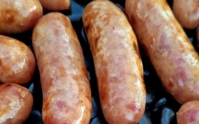 Lạp Xưởng Nướng Đá - 53-54 Hoàng Thị Loan