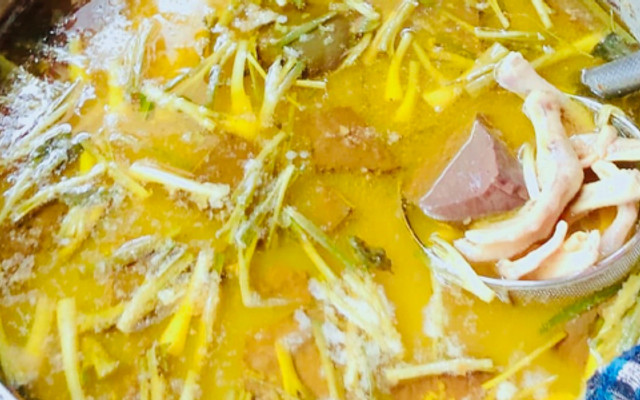 Xôi Gà Bến Ngự