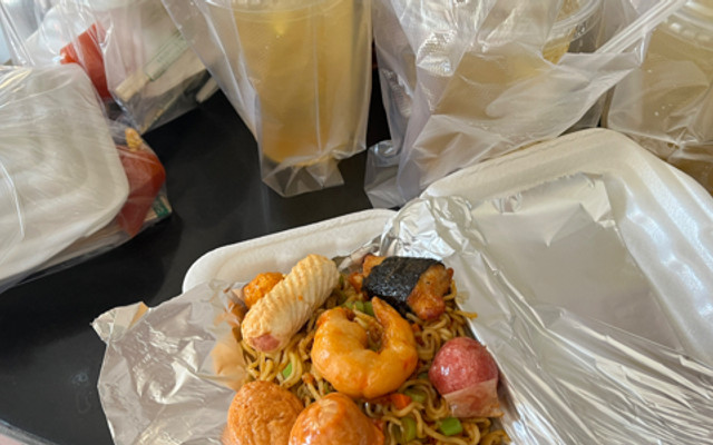 Hấu Hấu - Mì Trộn Indomie & Đồ Uống - Hồ Xuân Hương