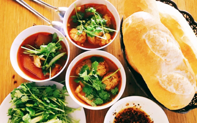 Bếp Đà Lạt - Bánh Mì Xíu Mại Chén, Sữa Đậu Nành & Xôi Gà - 18 Võ Văn Dũng