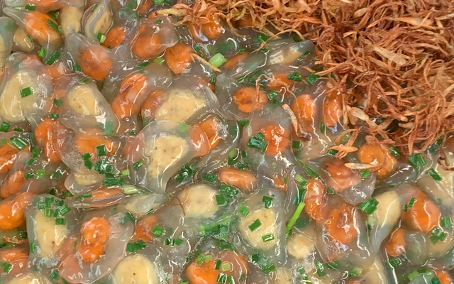 Tiệm Bánh Của Cast - Bánh Bột Lọc - Lương Định Của