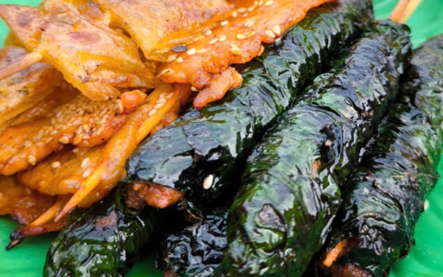 Ăn Vặt Nhà Gấu - Xiên Nướng, Xiên thịt & Chân Gà Rút Xương Sốt Thái