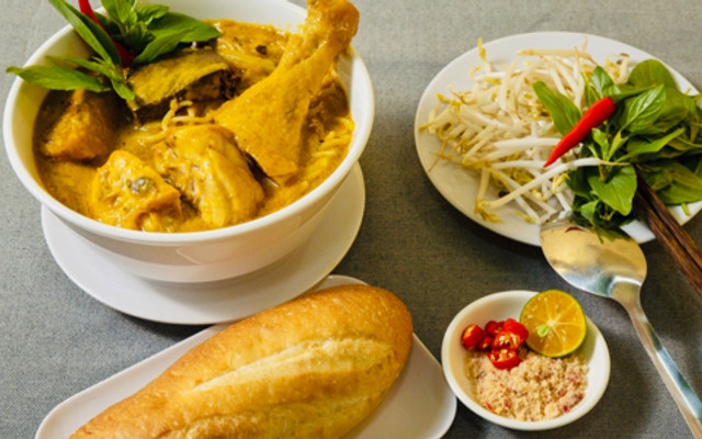 Cà Ri Gà Ngọc Hân - Phan Xích Long