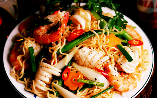 Bếp Em Dung Tây Sơn - Cháo Ếch Singapore, Mỳ Xào & Cơm Chiên Ý - Đường Láng