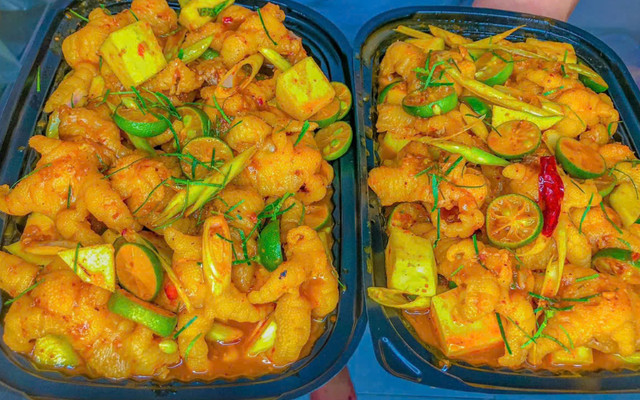 TRÉ TRỘN, CHÂN GÀ SỐT THÁI - 118 Phan Chu Trinh