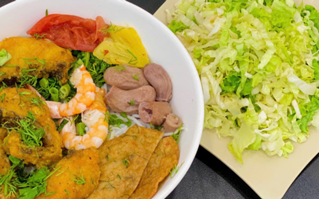 MÁLA - Bún Thái Hải Sản - Đội Cấn