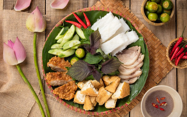 Bún Đậu Lòng Vòng - Bún Đậu Mắm Tôm - 145 Trần Trùng Quang