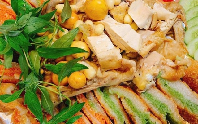 O Thum - Gà Không Lối Thoát & Gà Đốt Lá Chúc - Quận 3