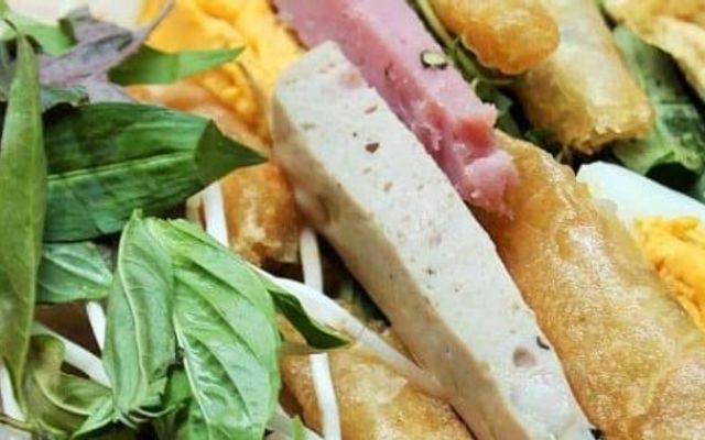 Tiệm Nhà Dì Út - Bánh Cuốn Tây Sơn, Bún Khô & Bún Cua Thúi Gia Lai - Phạm Văn Chí 