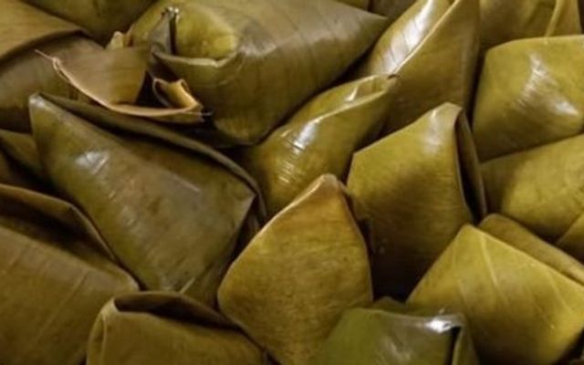 Dừa Tươi, Cam Vắt & Bánh Ít - Cổng Chính Chùa Giác Nguyên