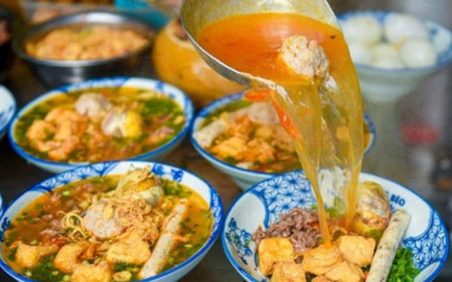 Bún Riêu Gia Truyền Hàng Mành Cô Hạnh - 111 Đội Cấn