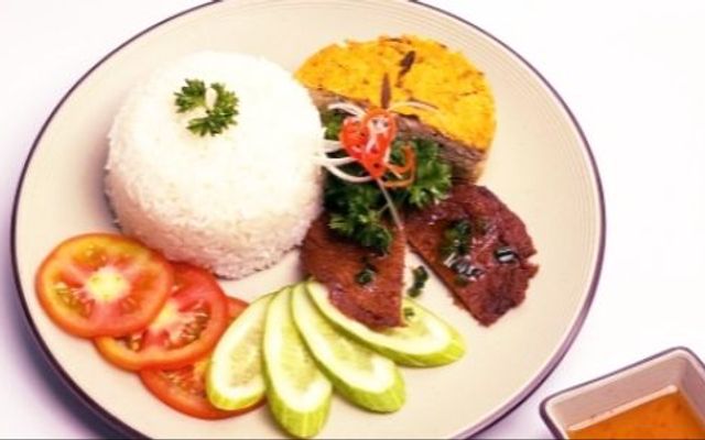 Om Chay - Bún Thái & Cơm Sườn Chả