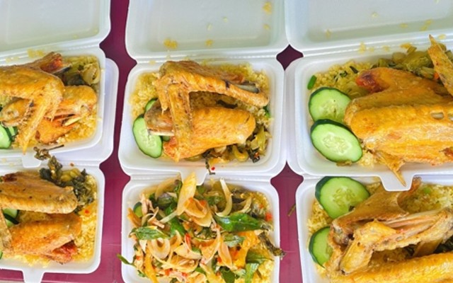 Quán Tý - Cơm Gà Xối Mỡ - Phó Đức Chính