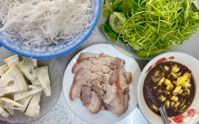 Bún Mắm Thịt Heo Cô Chi