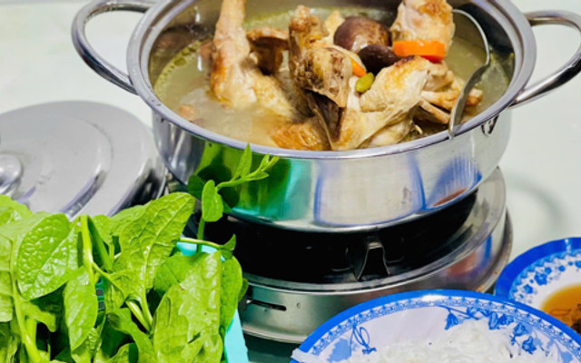 Ăn Cùng Chàng Trai 1m90 - Lẩu Gà Ớt Hiểm, Gà Hấp & Cá Sapa Nướng Hương Vị Gia Truyền Nhà Làm