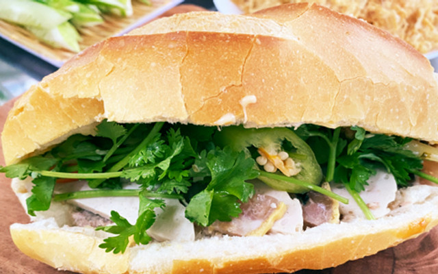 Bánh Mì Pate Long Xuyên Cô Mây - Lê Quang Định