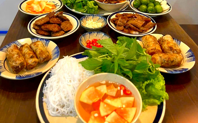 Bún Chả Hà Nội & Nem Cua Bể - ICHI QUÁN - Quận 7