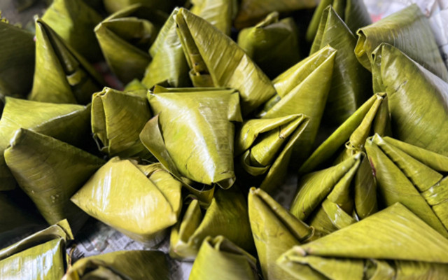 Bánh Cô Liễu Q11 - Hồng Bàng