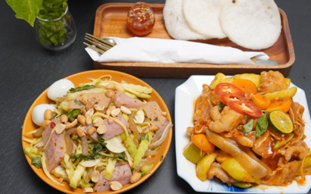 MAY FOOD - Tiệm Trà, Chân Gà & Tré Trộn
