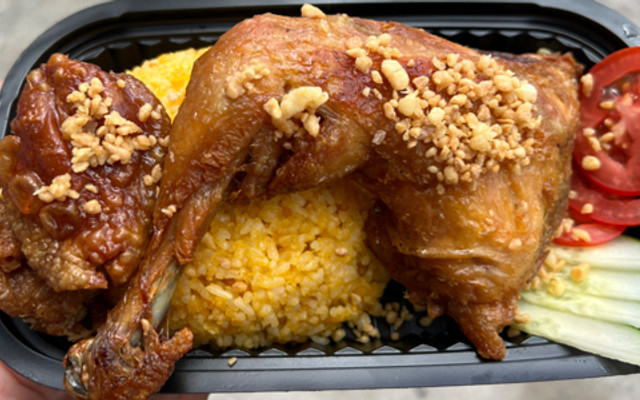 Vy Vy - Cơm Gà Mắm Tỏi, Mì Trộn & Cá Viên Chiên